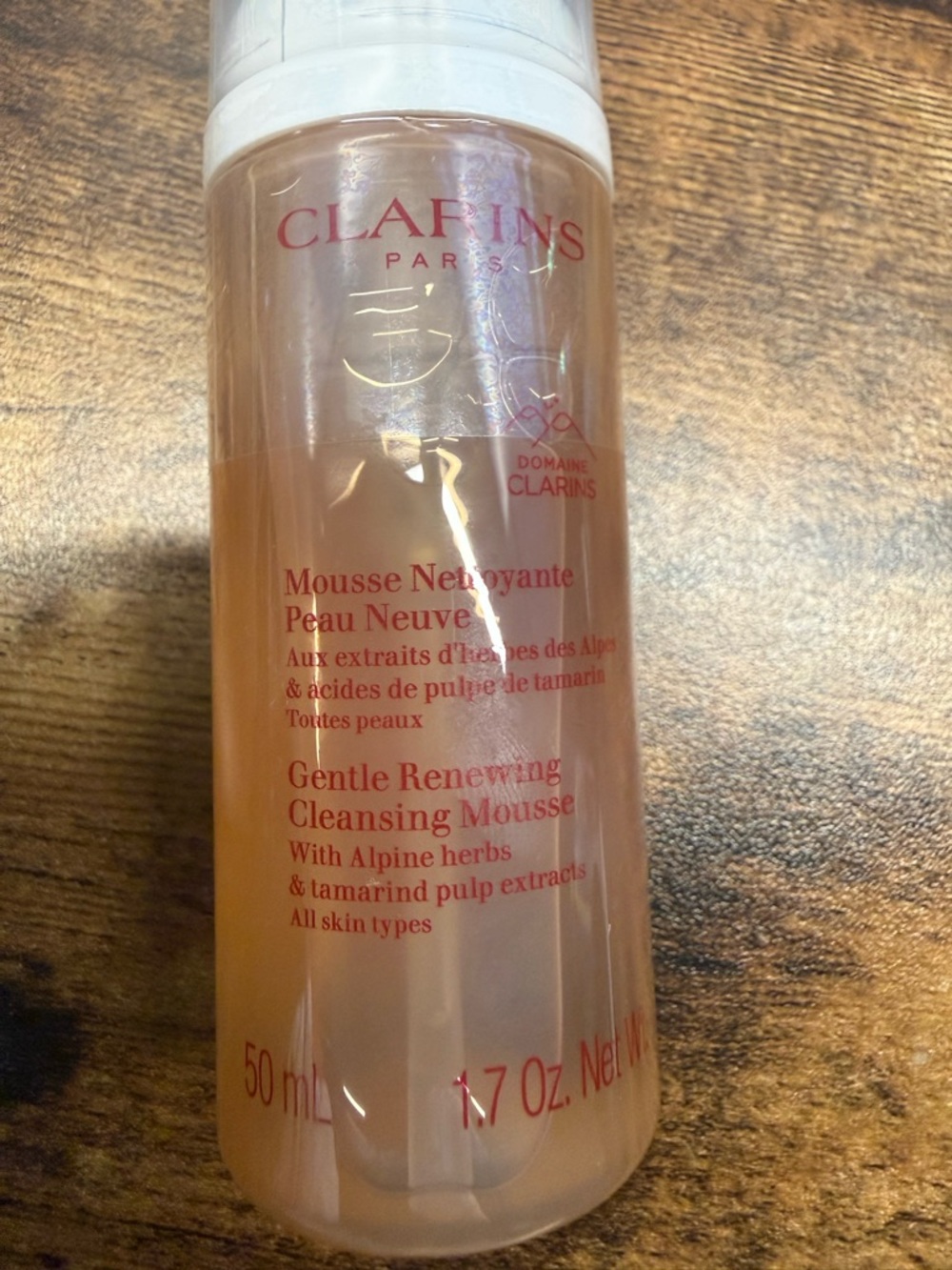 Clarins Gentle Renewing Cleansing Mousse - Picture 2 of 3